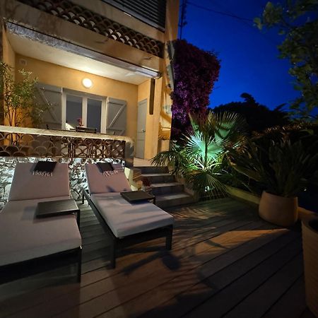 Confortable T2 Vue Mer Avec Terrasse Amenagee Et Parking Prive, Plage Et Port A Pied Sanary-sur-Mer Luaran gambar