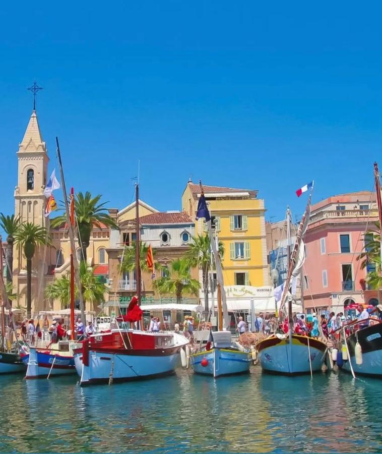 Confortable T2 Vue Mer Avec Terrasse Amenagee Et Parking Prive, Plage Et Port A Pied Sanary-sur-Mer Luaran gambar
