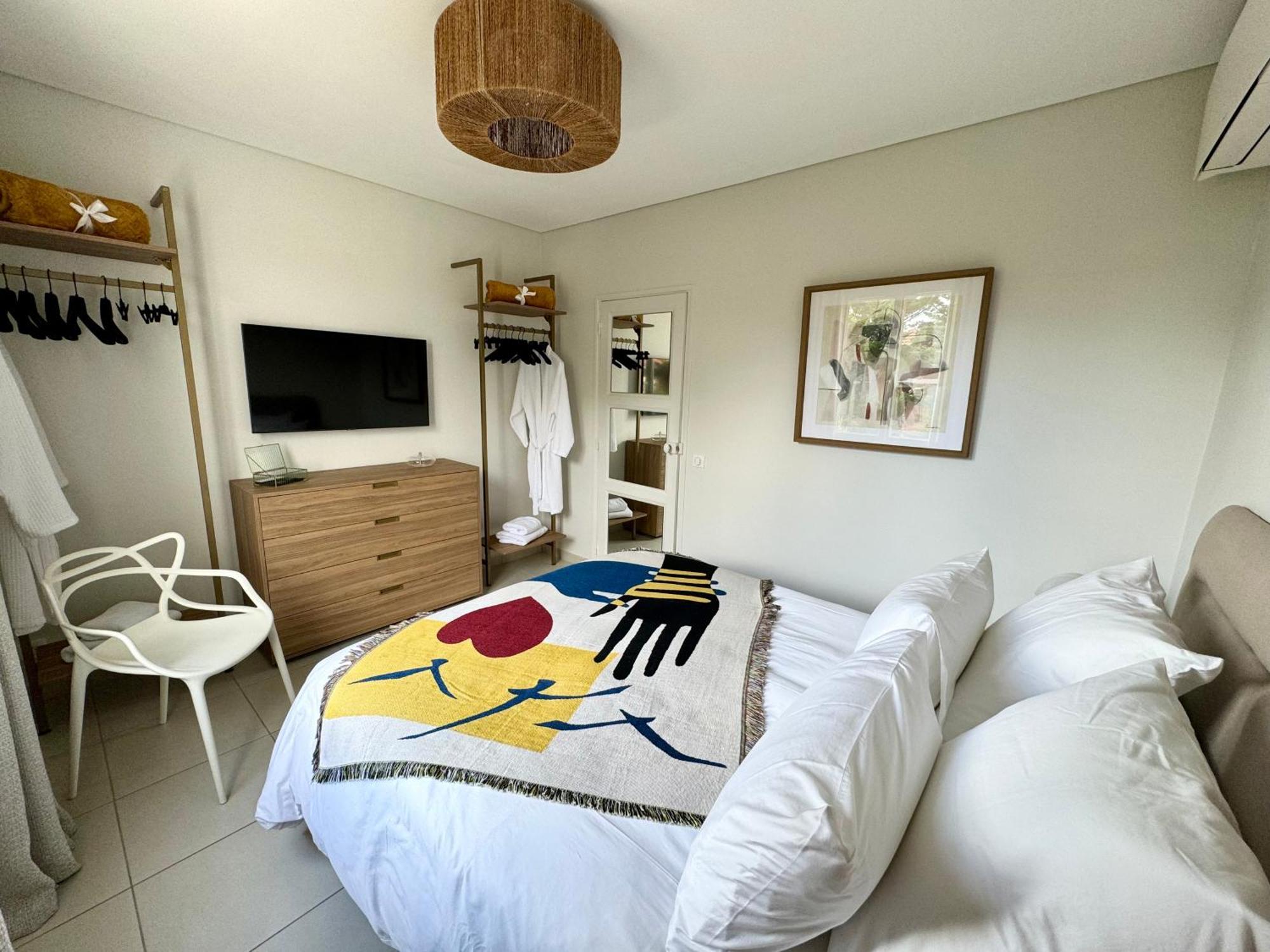Confortable T2 Vue Mer Avec Terrasse Amenagee Et Parking Prive, Plage Et Port A Pied Sanary-sur-Mer Luaran gambar