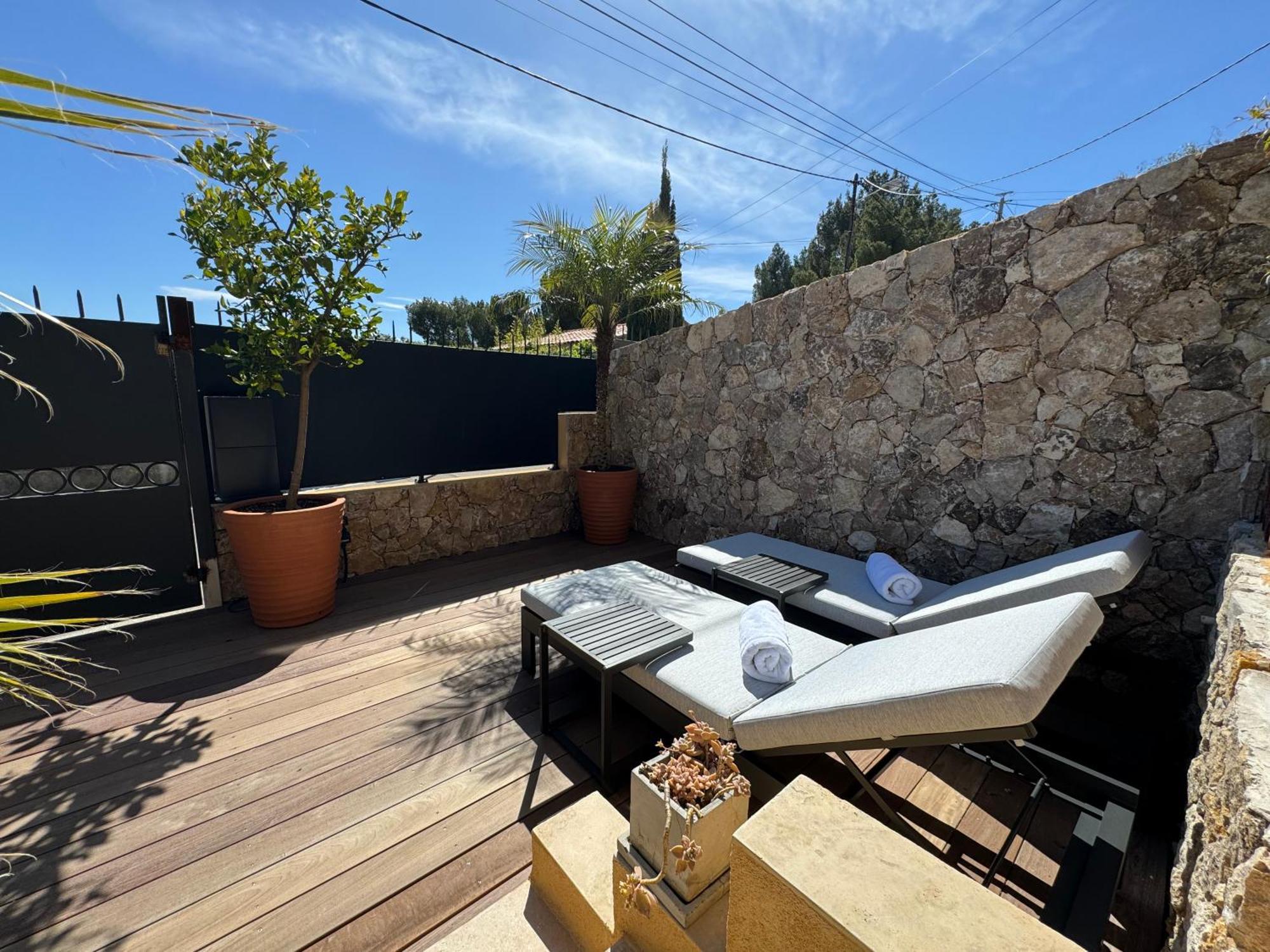 Confortable T2 Vue Mer Avec Terrasse Amenagee Et Parking Prive, Plage Et Port A Pied Sanary-sur-Mer Luaran gambar