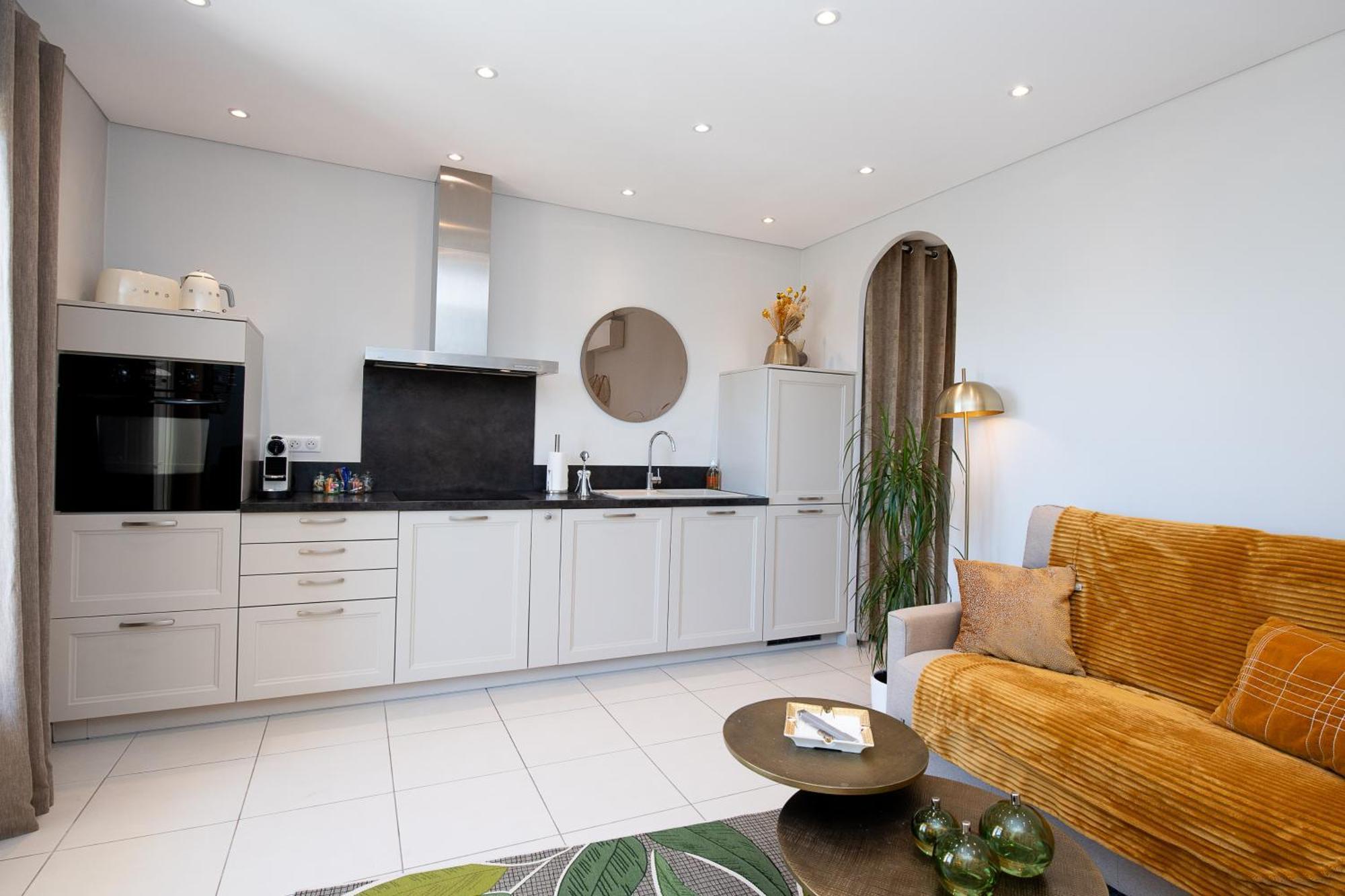 Confortable T2 Vue Mer Avec Terrasse Amenagee Et Parking Prive, Plage Et Port A Pied Sanary-sur-Mer Luaran gambar