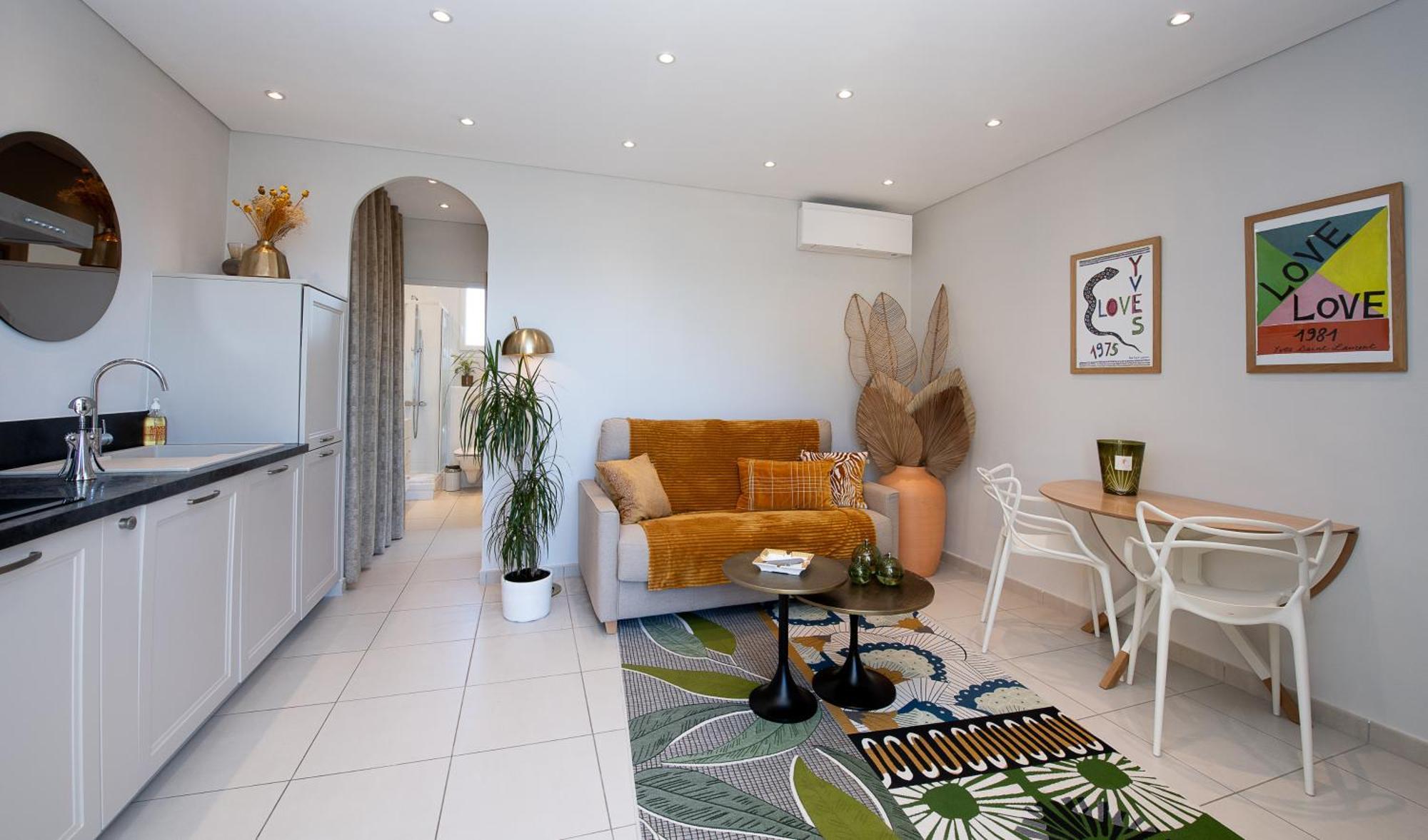 Confortable T2 Vue Mer Avec Terrasse Amenagee Et Parking Prive, Plage Et Port A Pied Sanary-sur-Mer Luaran gambar